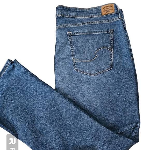 Levi's Mid Rise Bootcut Jeans.‎ - Picture 3 of 7